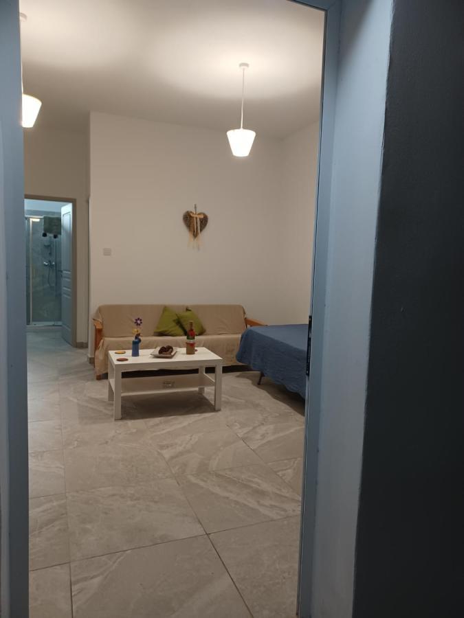 Andri' S Place Paphos Eksteriør billede